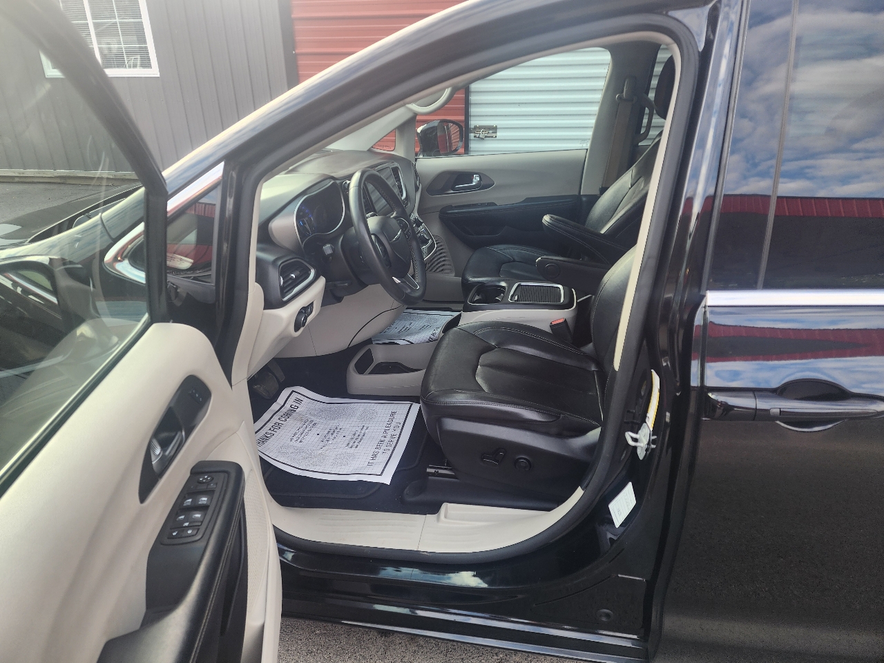 Chrysler Pacifica Touring L FWD 2022