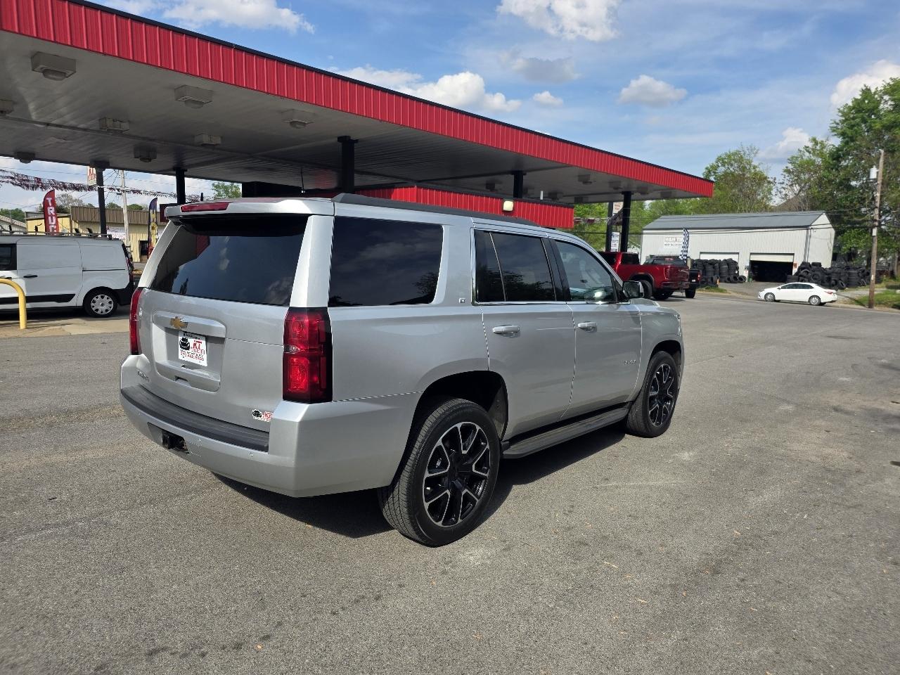 Chevrolet Tahoe 4WD 4dr LT 2017
