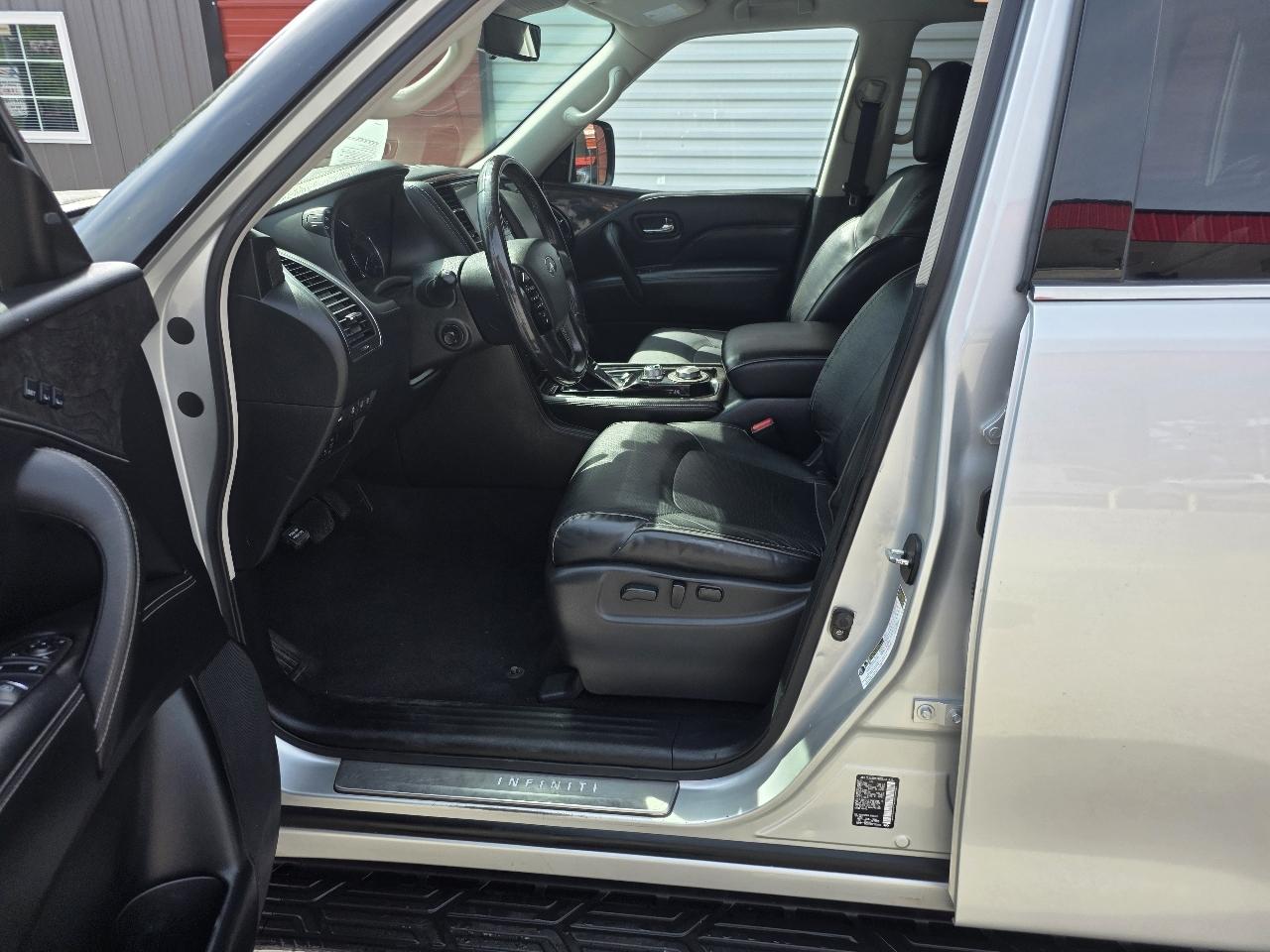 Infiniti QX80 LUXE AWD 2020