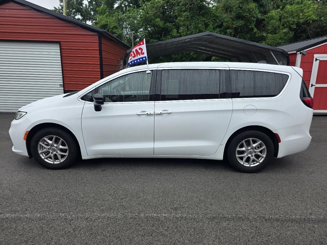 Chrysler Pacifica Touring L FWD 2024