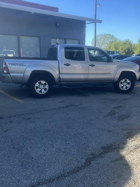 Toyota Tacoma PreRunner Double Cab V6 5AT 2WD 2014