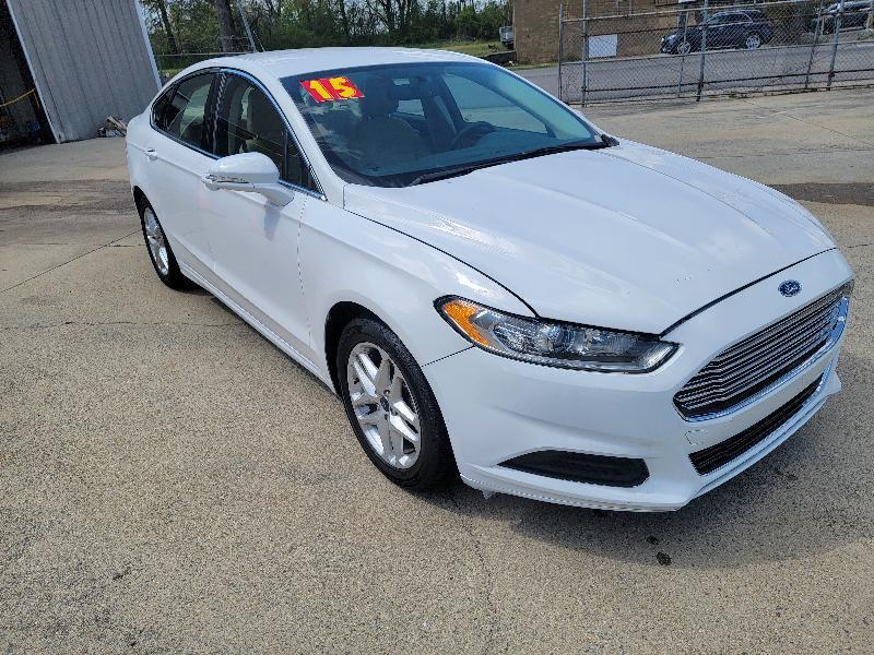 Ford Fusion SE 2015