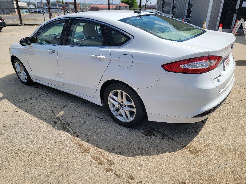 Ford Fusion SE 2015