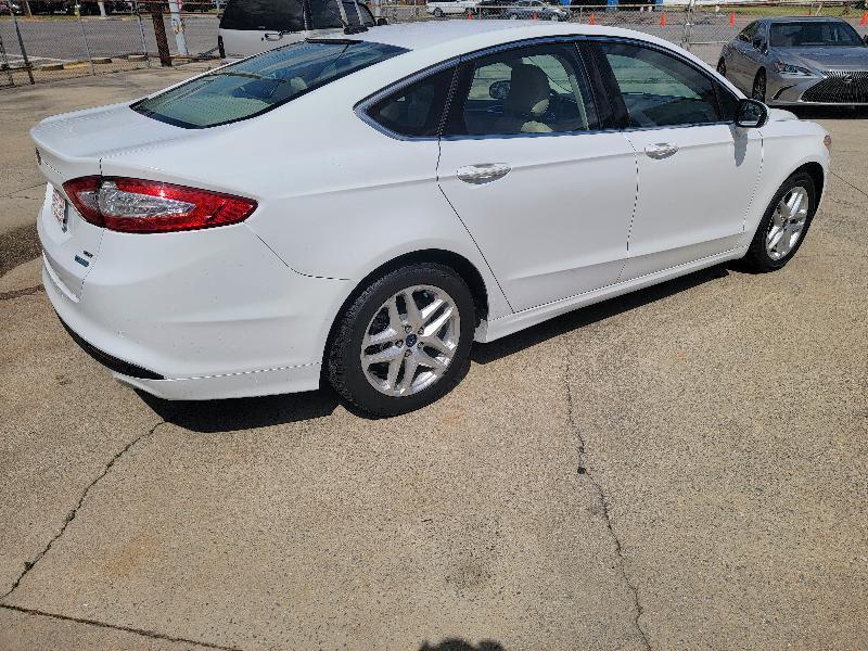 Ford Fusion SE 2015