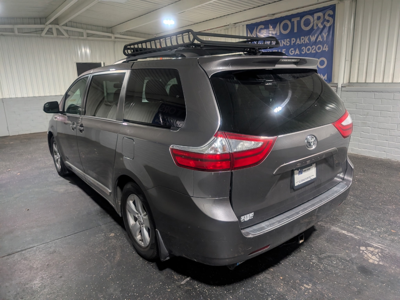 Toyota Sienna 5dr 8-Pass Van LE FWD (Natl) 2015