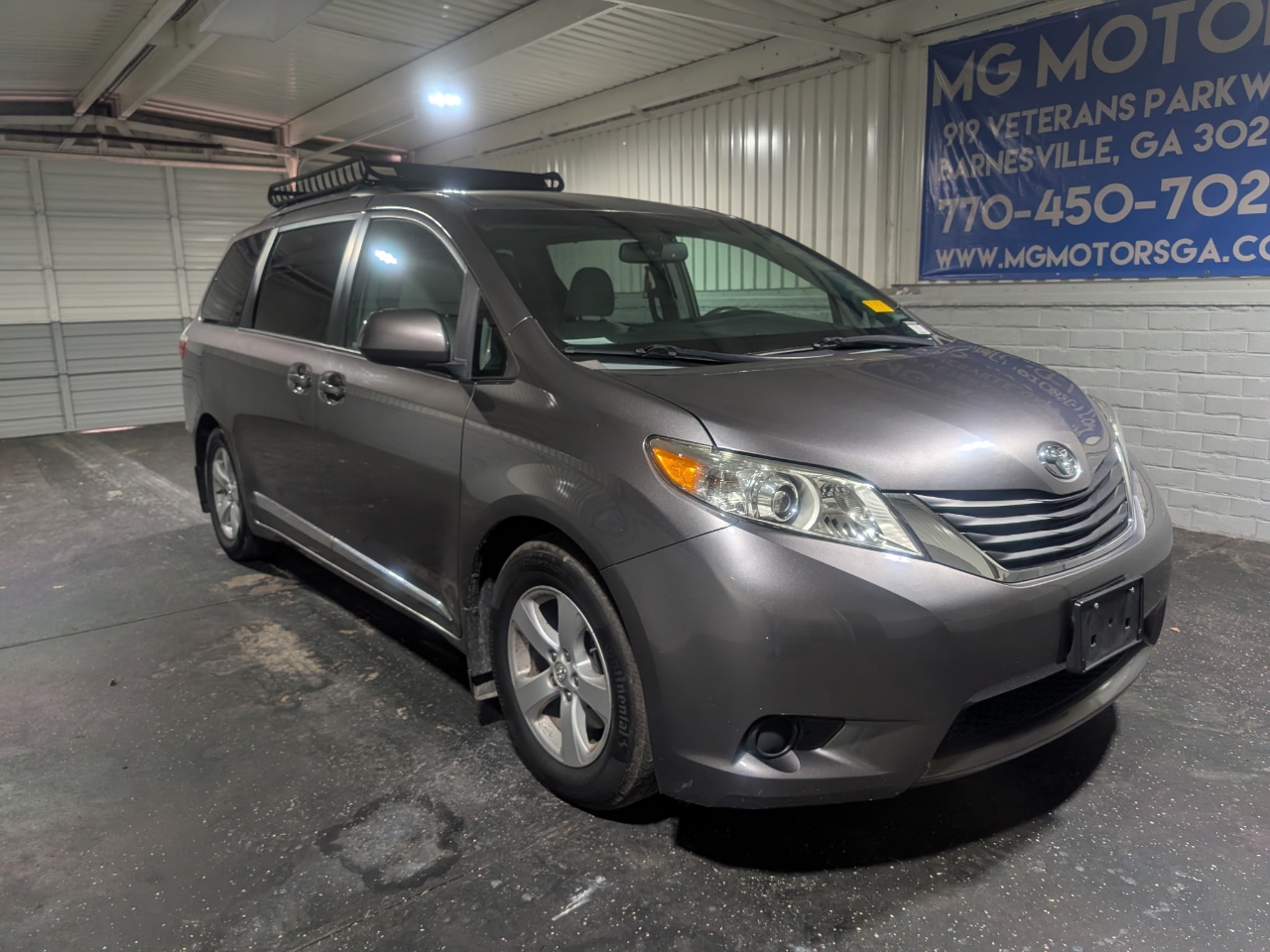 Toyota Sienna 5dr 8-Pass Van LE FWD (Natl) 2015