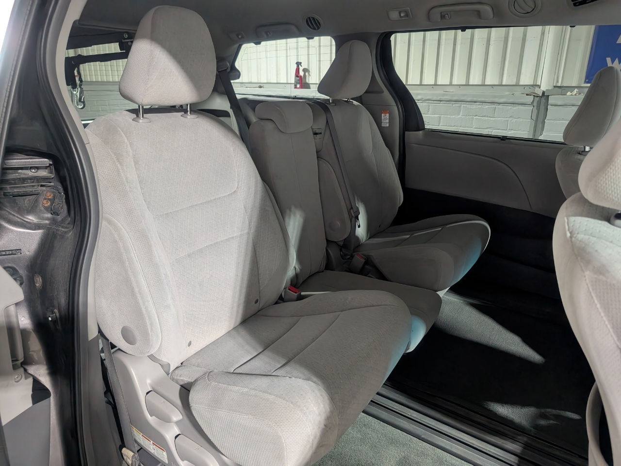 Toyota Sienna 5dr 8-Pass Van LE FWD (Natl) 2015