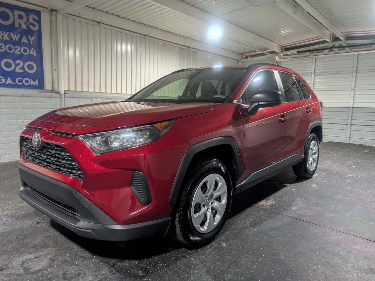 Toyota RAV4 LE FWD (Natl) 2019