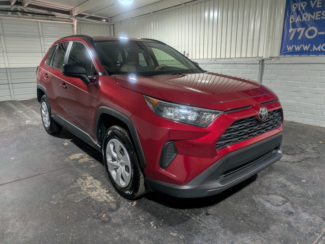 Toyota RAV4 LE FWD (Natl) 2019