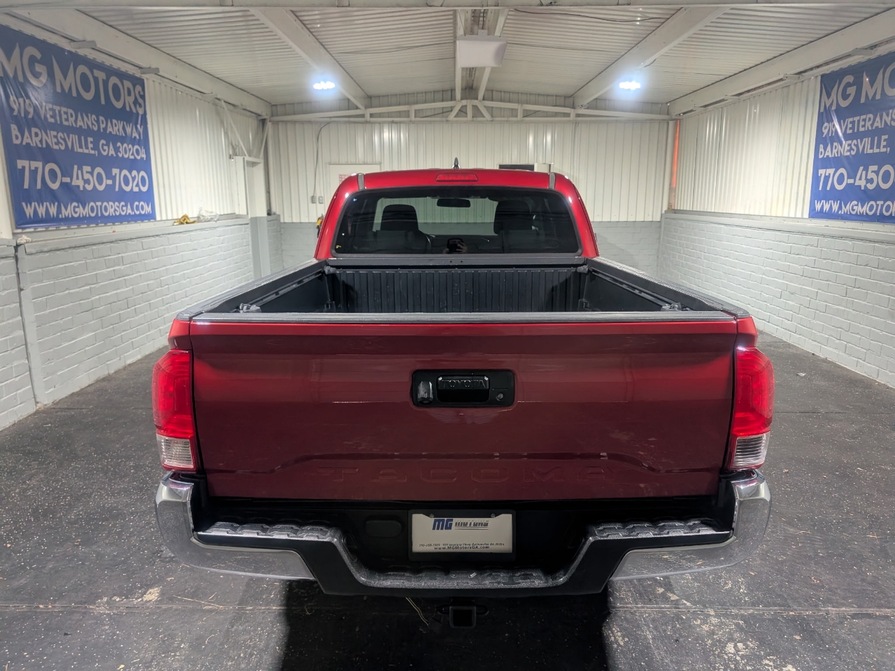 Toyota Tacoma SR5 Access Cab 6' Bed I4 4x2 AT (Natl) 2017