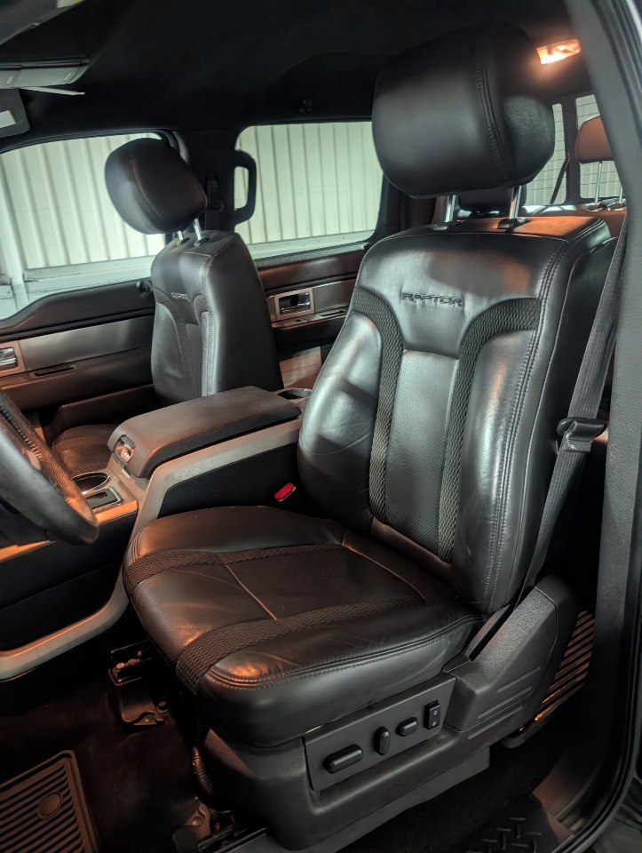 Ford F-150 4WD SuperCrew 145" SVT Raptor 2014