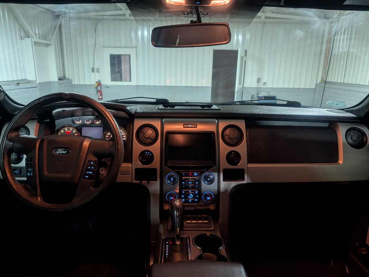 Ford F-150 4WD SuperCrew 145" SVT Raptor 2014