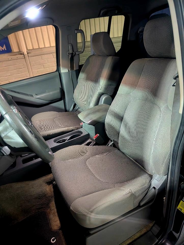 Nissan Frontier 2WD Crew Cab SWB Auto SV 2014