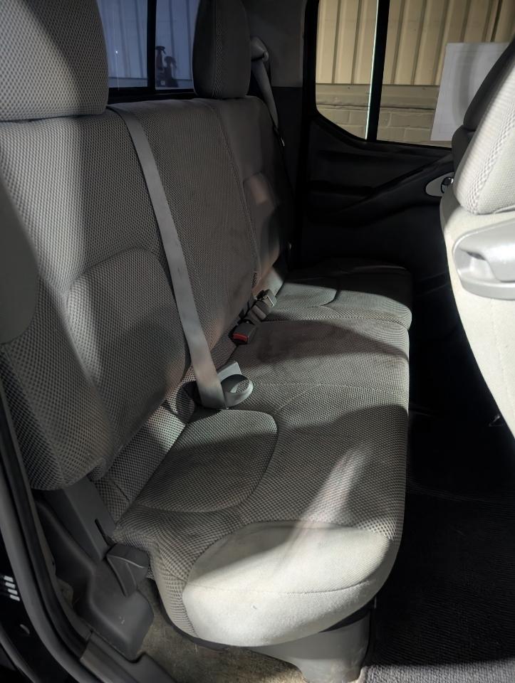 Nissan Frontier 2WD Crew Cab SWB Auto SV 2014