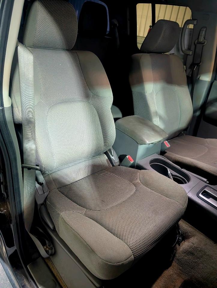 Nissan Frontier 2WD Crew Cab SWB Auto SV 2014