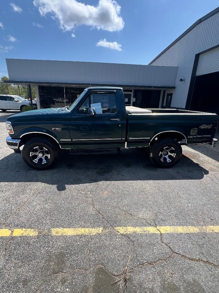 Ford F-150 Lariat Reg. Cab Short Bed 4WD 1995
