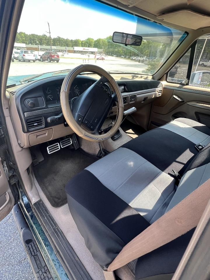 Ford F-150 Lariat Reg. Cab Short Bed 4WD 1995