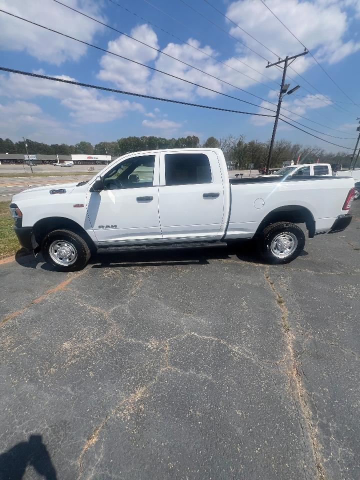 RAM 2500 Tradesman 4x4 Crew Cab 6'4" Box 2022