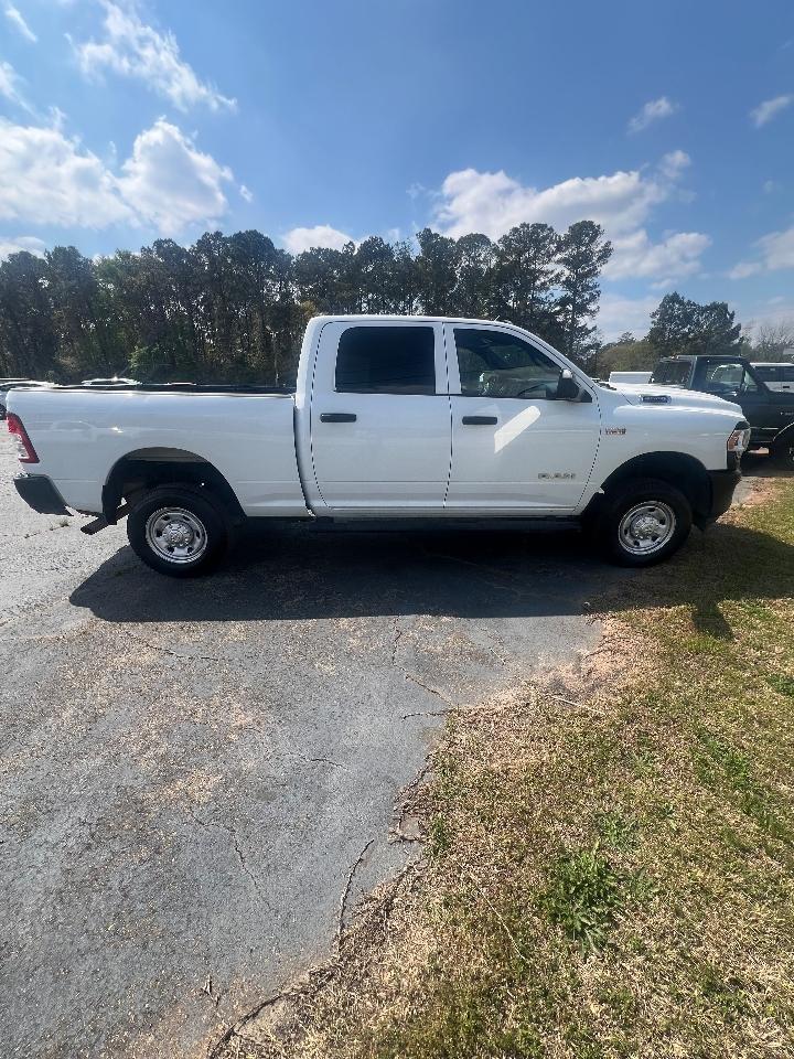 RAM 2500 Tradesman 4x4 Crew Cab 6'4" Box 2022