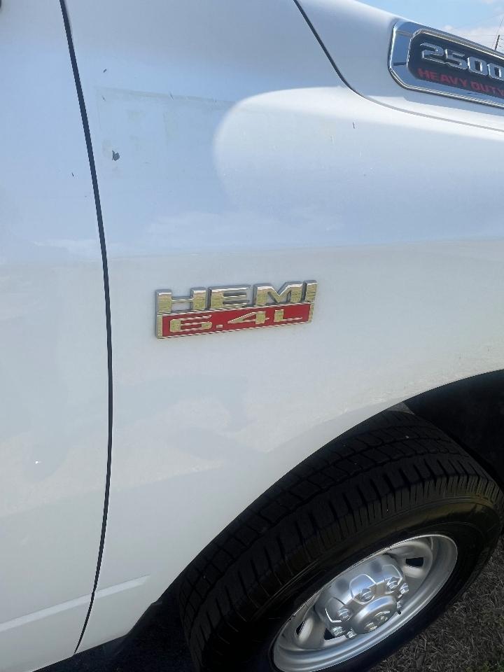 RAM 2500 Tradesman 4x4 Crew Cab 6'4" Box 2022