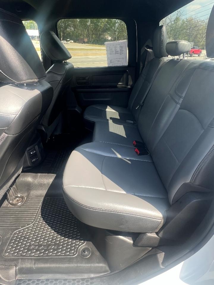 RAM 2500 Tradesman 4x4 Crew Cab 6'4" Box 2022