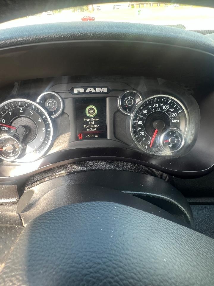 RAM 2500 Tradesman 4x4 Crew Cab 6'4" Box 2022