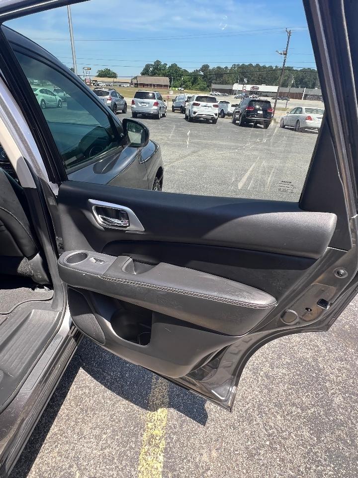 Nissan Pathfinder 4WD 4dr SL 2015