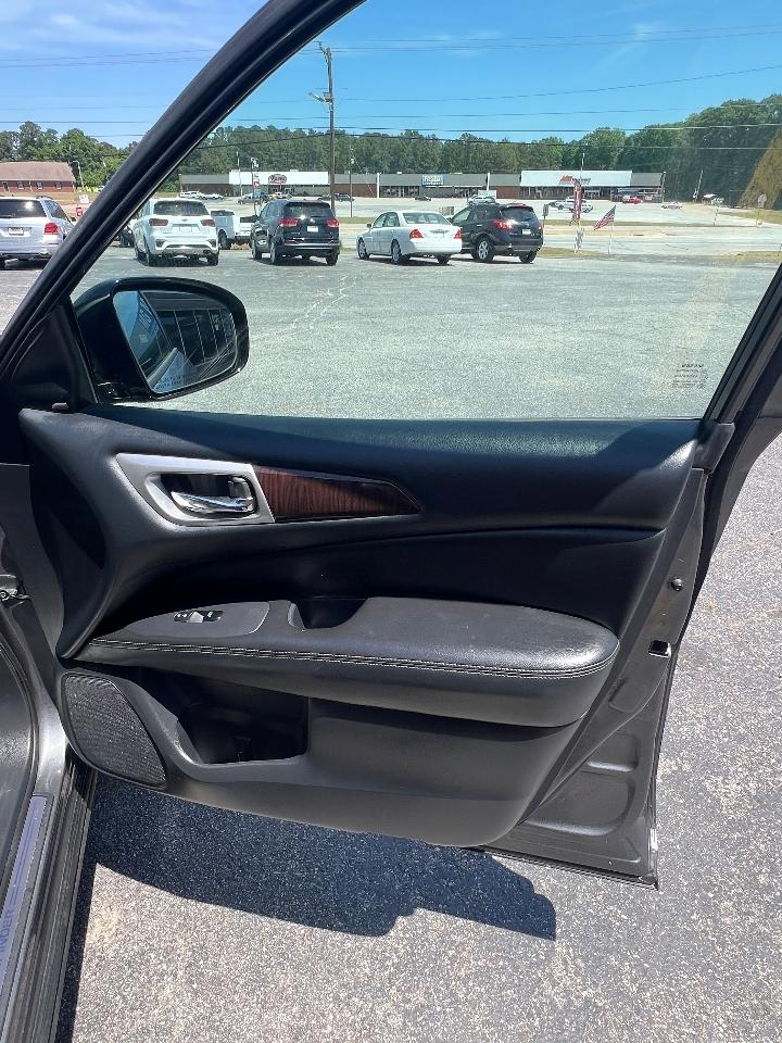 Nissan Pathfinder 4WD 4dr SL 2015