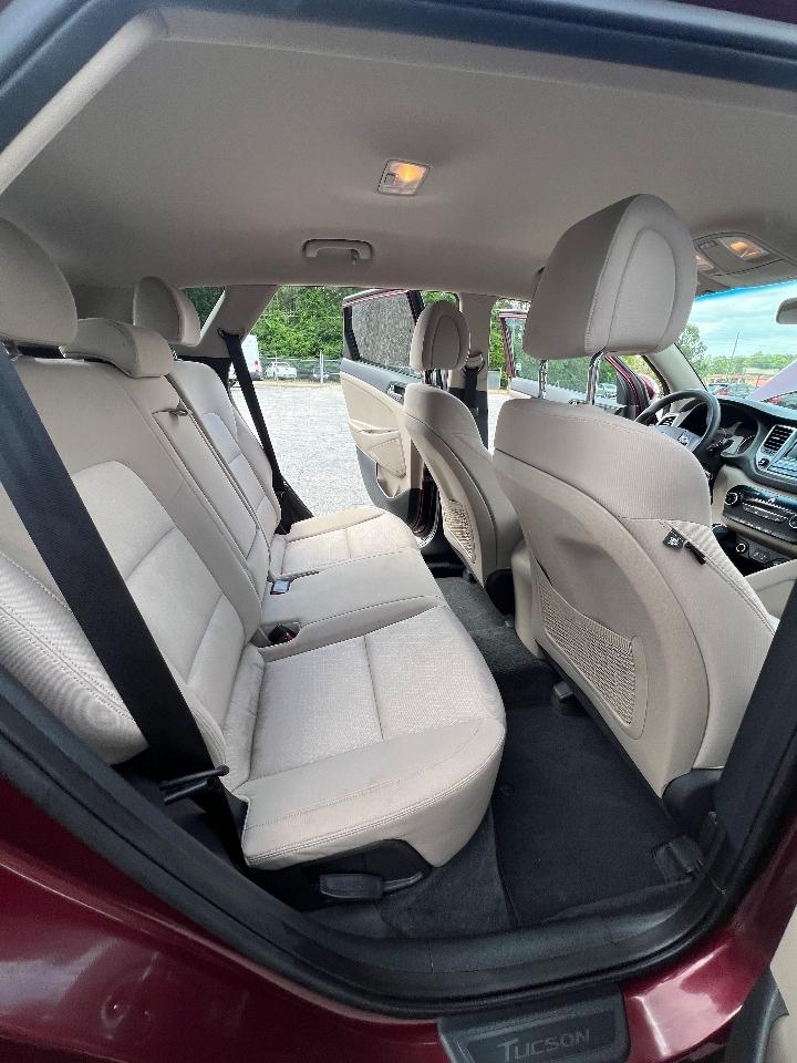 Hyundai Tucson FWD 4dr SE w/Beige Int 2016