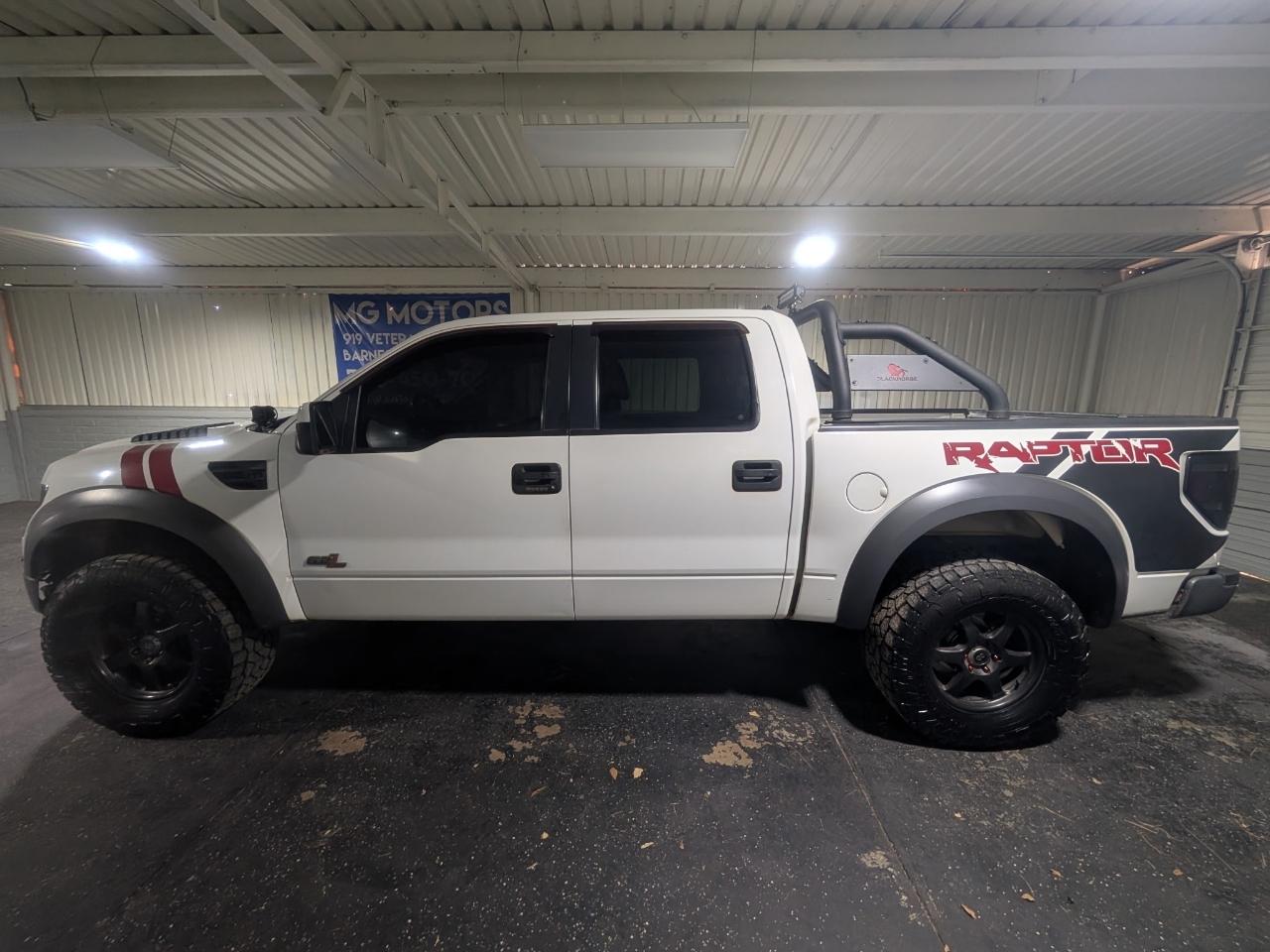 Ford F-150 4WD SuperCrew 145" SVT Raptor 2011