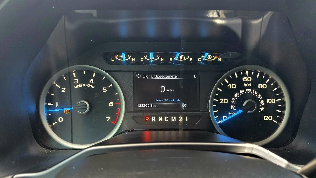 Ford F-150 2WD SuperCrew 157" XLT 2015