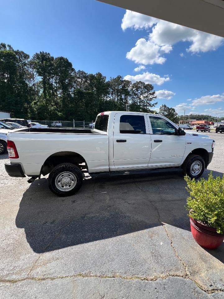 RAM 2500 Tradesman 4x4 Crew Cab 6'4" Box 2022
