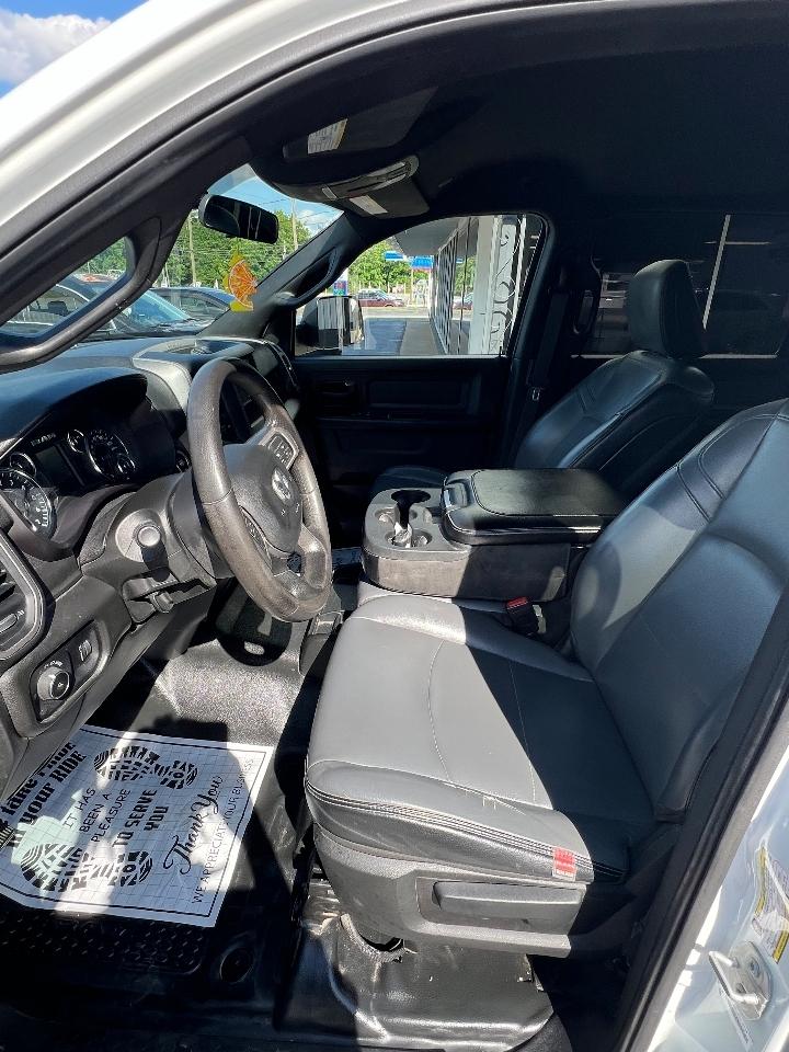 RAM 2500 Tradesman 4x4 Crew Cab 6'4" Box 2022