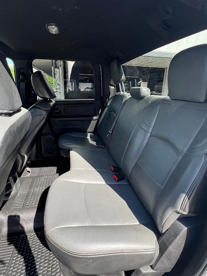 RAM 2500 Tradesman 4x4 Crew Cab 6'4" Box 2022