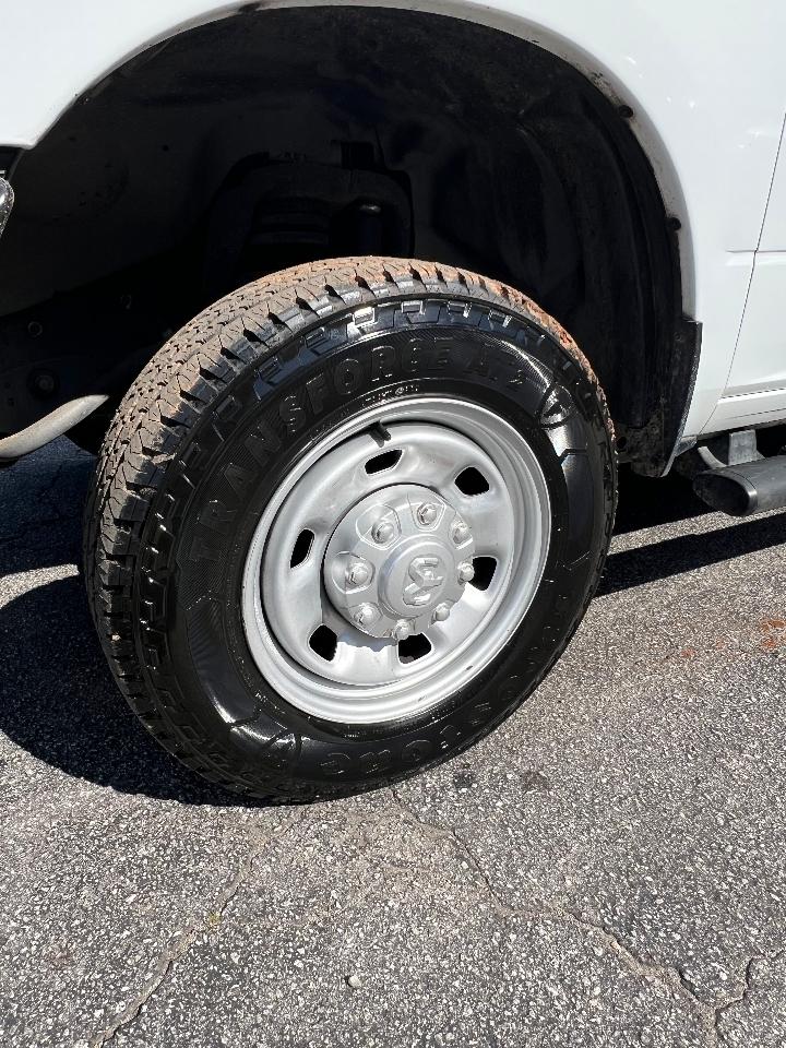 RAM 2500 Tradesman 4x4 Crew Cab 6'4" Box 2022