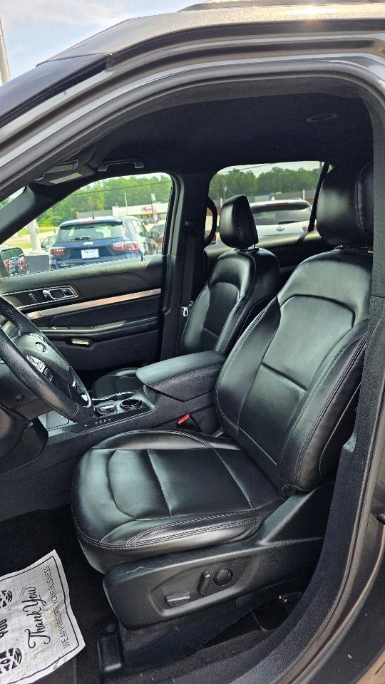 Ford Explorer XLT FWD 2019