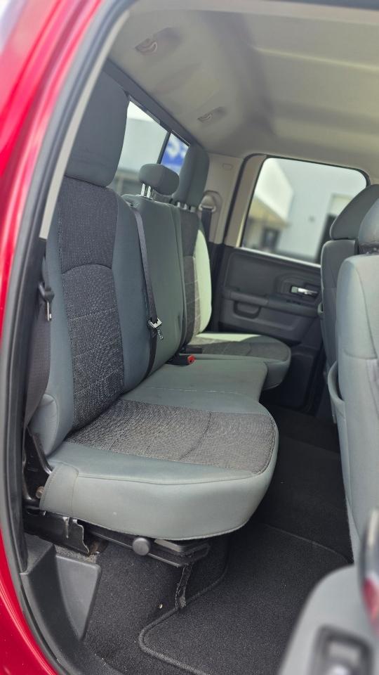 RAM 1500 2WD Quad Cab 140.5" Big Horn 2015