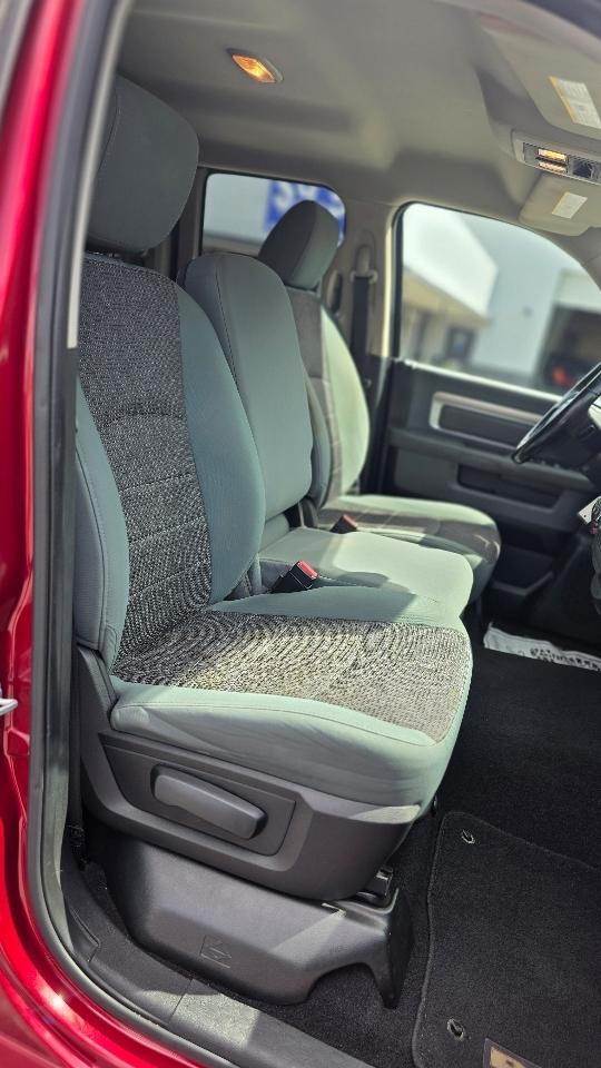 RAM 1500 2WD Quad Cab 140.5" Big Horn 2015