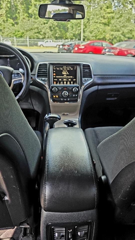 Jeep Grand Cherokee 4WD 4dr Laredo 2015