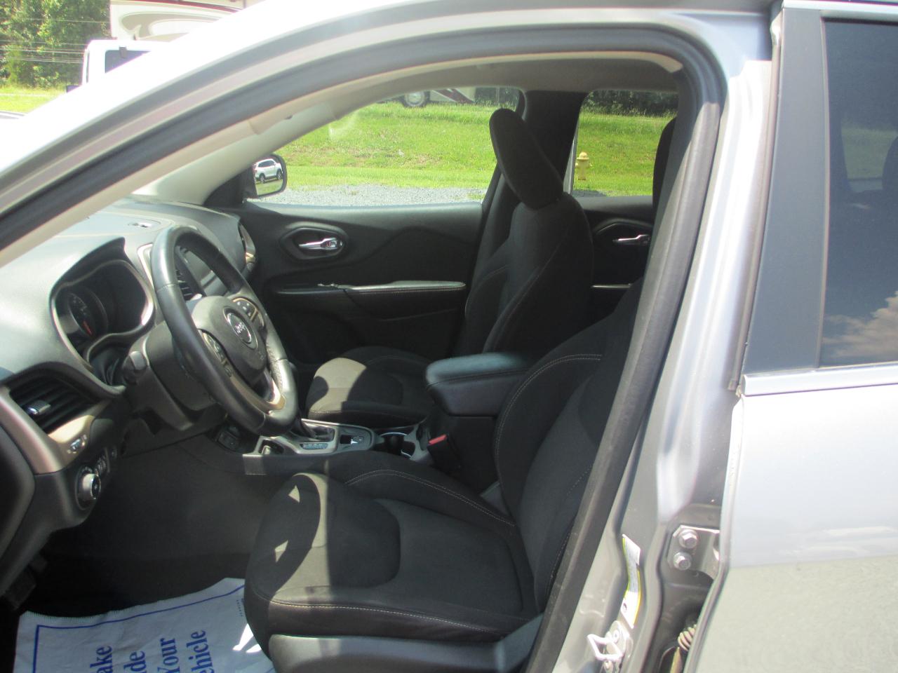 Jeep Cherokee FWD 4dr Latitude 2016