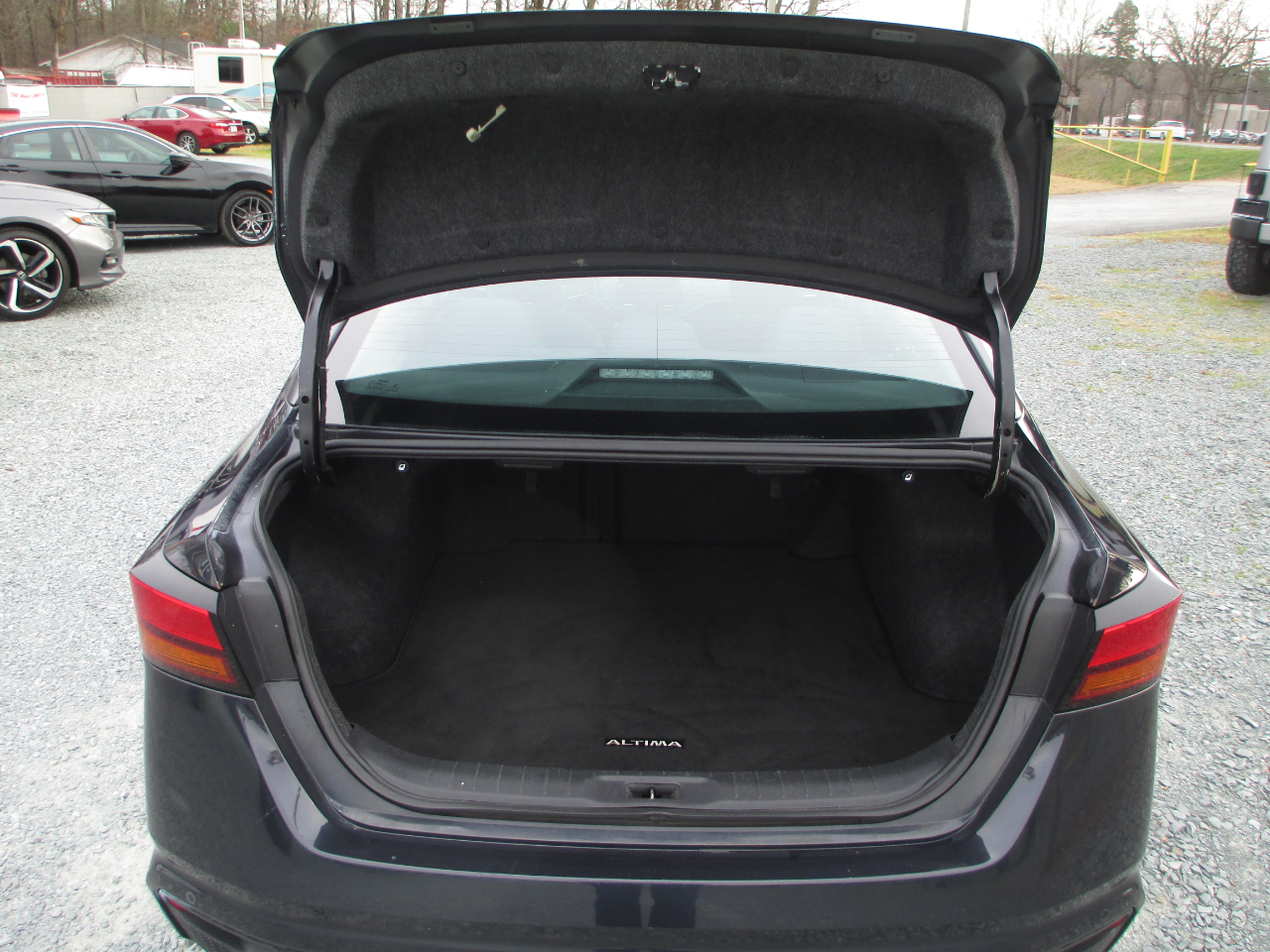 Nissan Altima 2.5 SV Sedan 2021