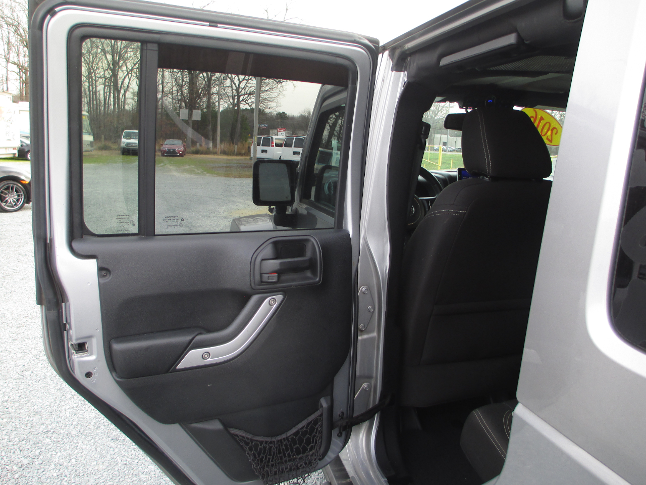 Jeep Wrangler Unlimited 4WD 4dr Sahara 2016