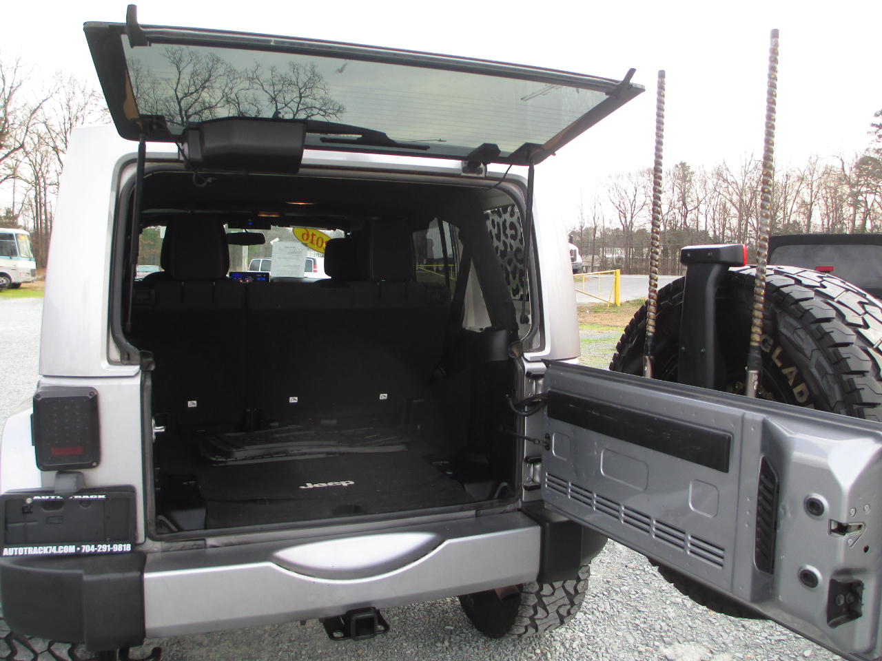 Jeep Wrangler Unlimited 4WD 4dr Sahara 2016