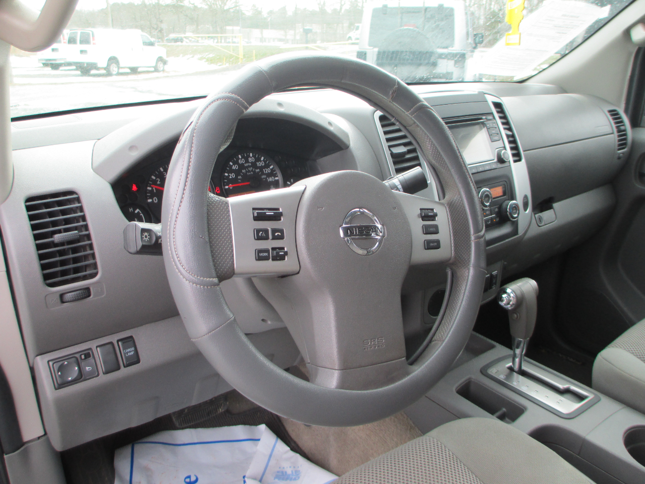 Nissan Frontier 2WD Crew Cab SWB Auto SV 2015