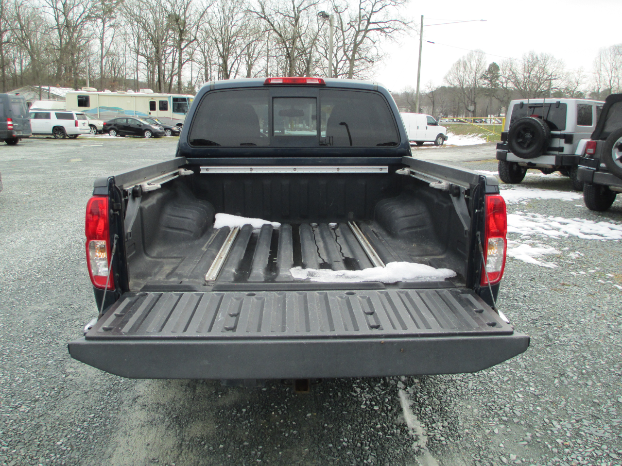 Nissan Frontier 2WD Crew Cab SWB Auto SV 2015