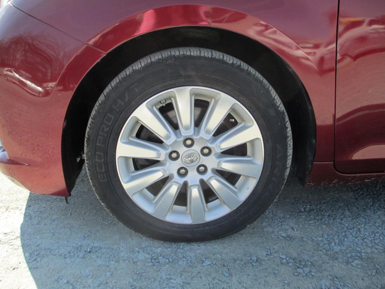 Toyota Sienna 5dr 7-Pass Van V6 Ltd AWD (Natl) 2014