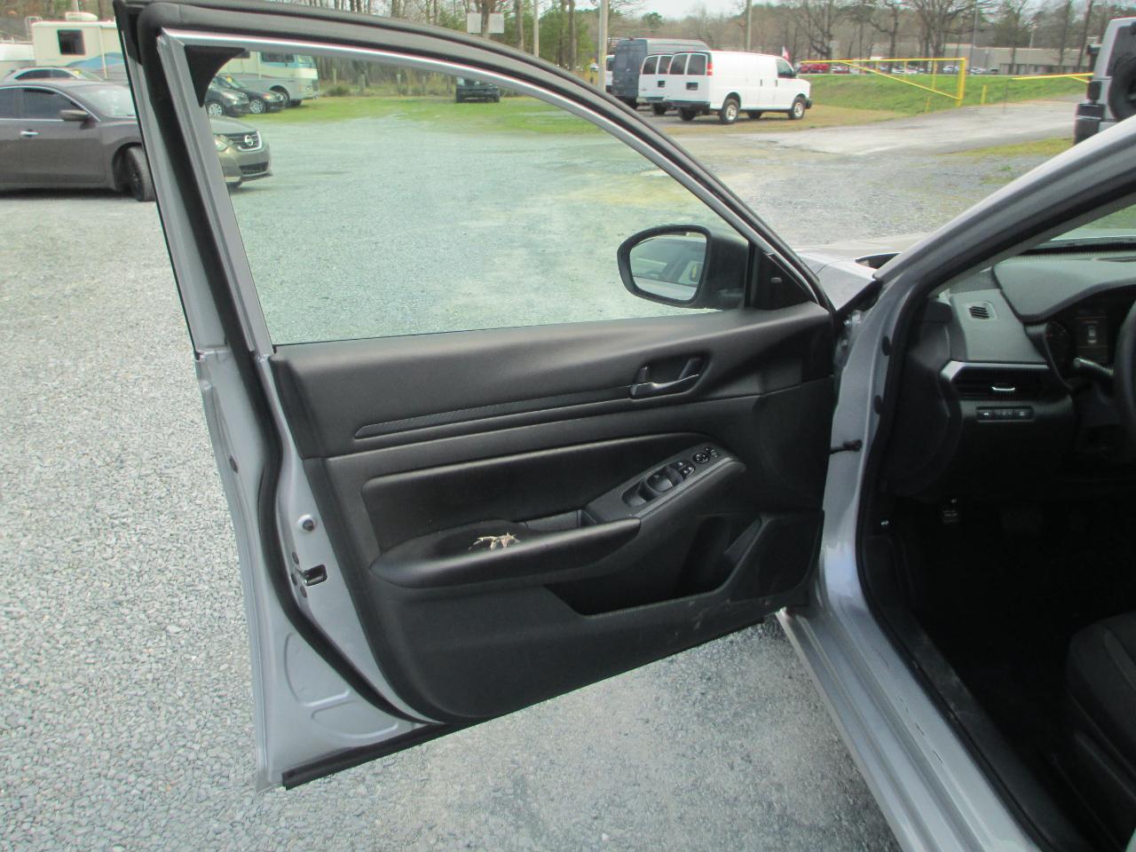 Nissan Altima 2.5 S Sedan 2024