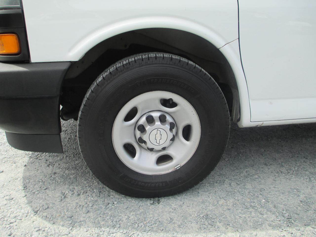 Chevrolet Express Cargo Van RWD 2500 135" 2019