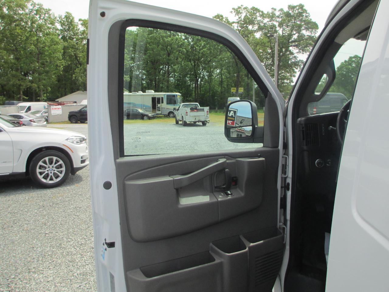 Chevrolet Express Cargo Van RWD 2500 135" 2019