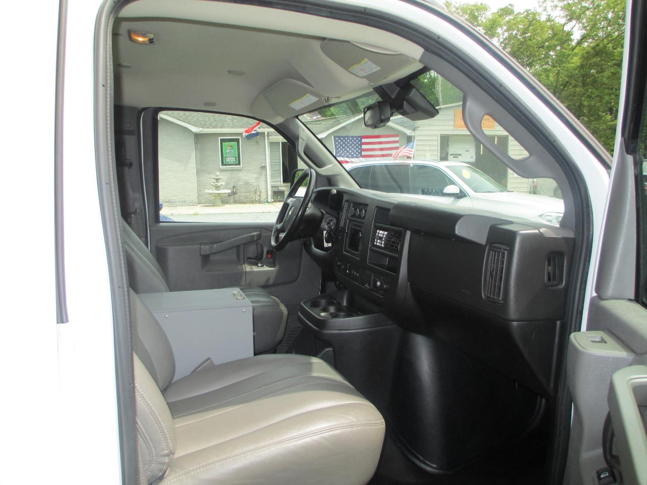 Chevrolet Express Cargo Van RWD 2500 135" 2019